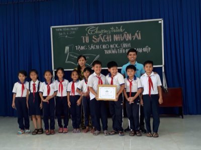 tu sach nhan ai